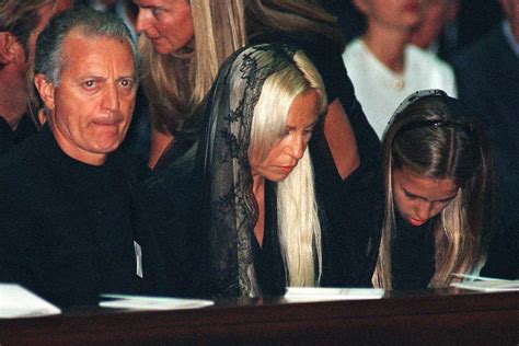 gianni versace photo mort|Gianni Versace cause of death.